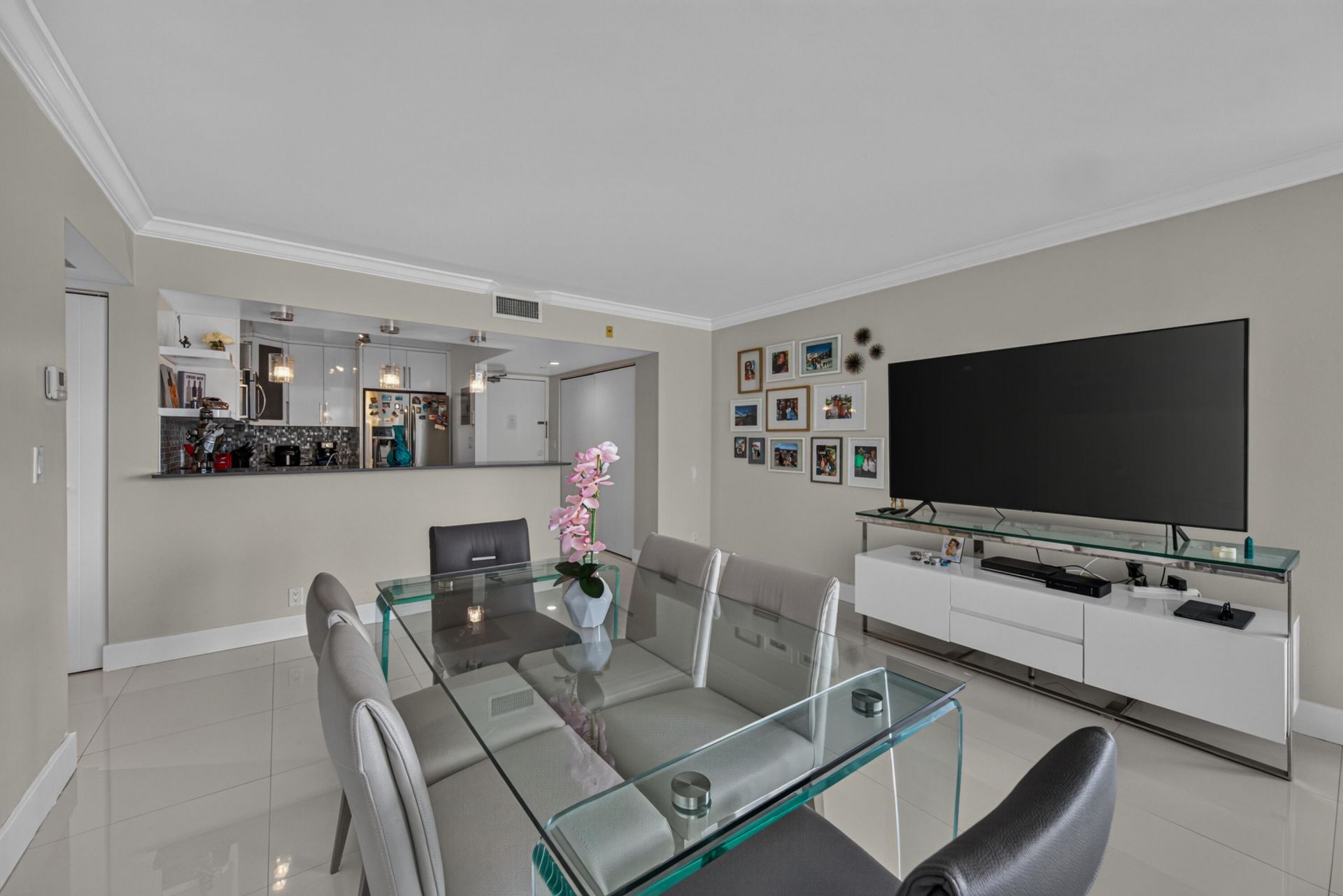 20379 W Country Club Drive, Unit 1139, Aventura, FL 33180 Photo