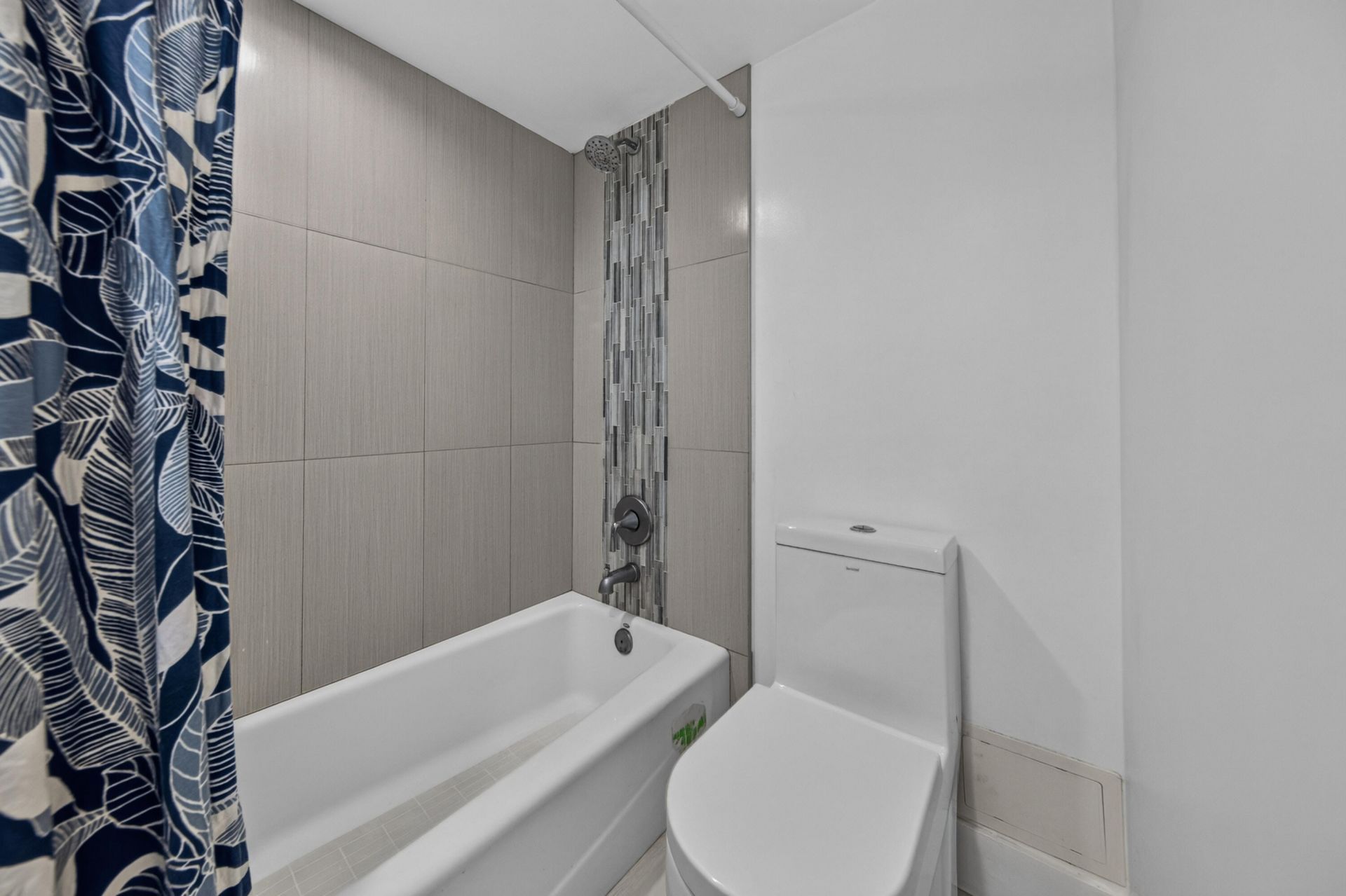 20379 W Country Club Drive, Unit 1139, Aventura, FL 33180 Photo