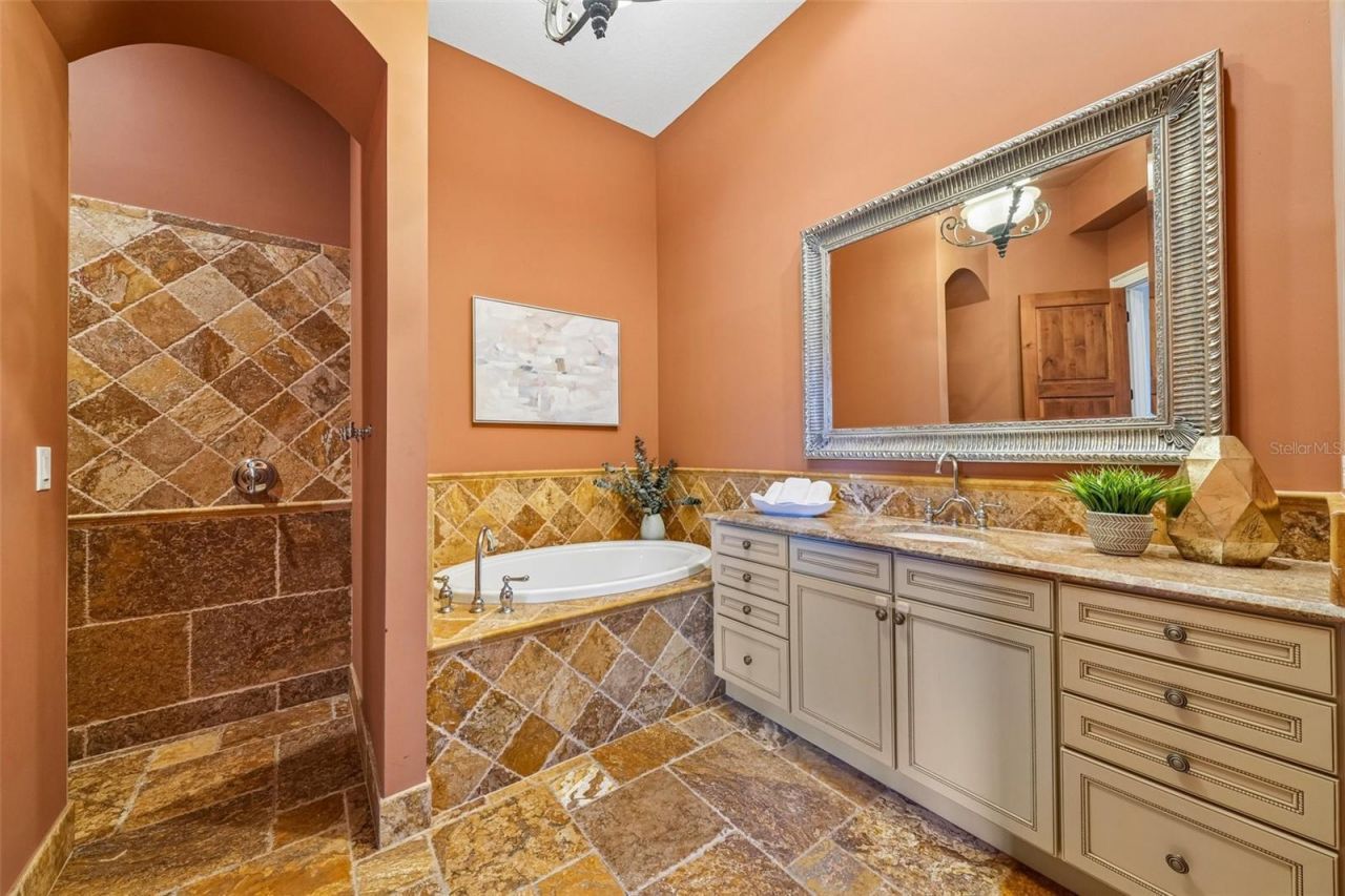 10641 Broadland Pass, Thonotosassa, FL 33592 Photo