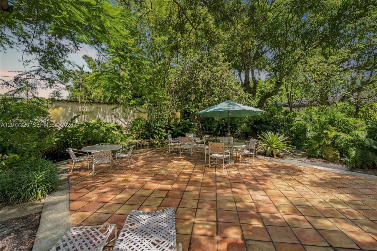 665 N Greenway Dr , Coral Gables, FL 33134 Photo