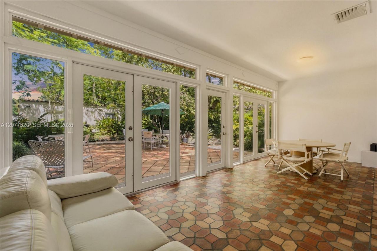 665 N Greenway Dr , Coral Gables, FL 33134 Photo