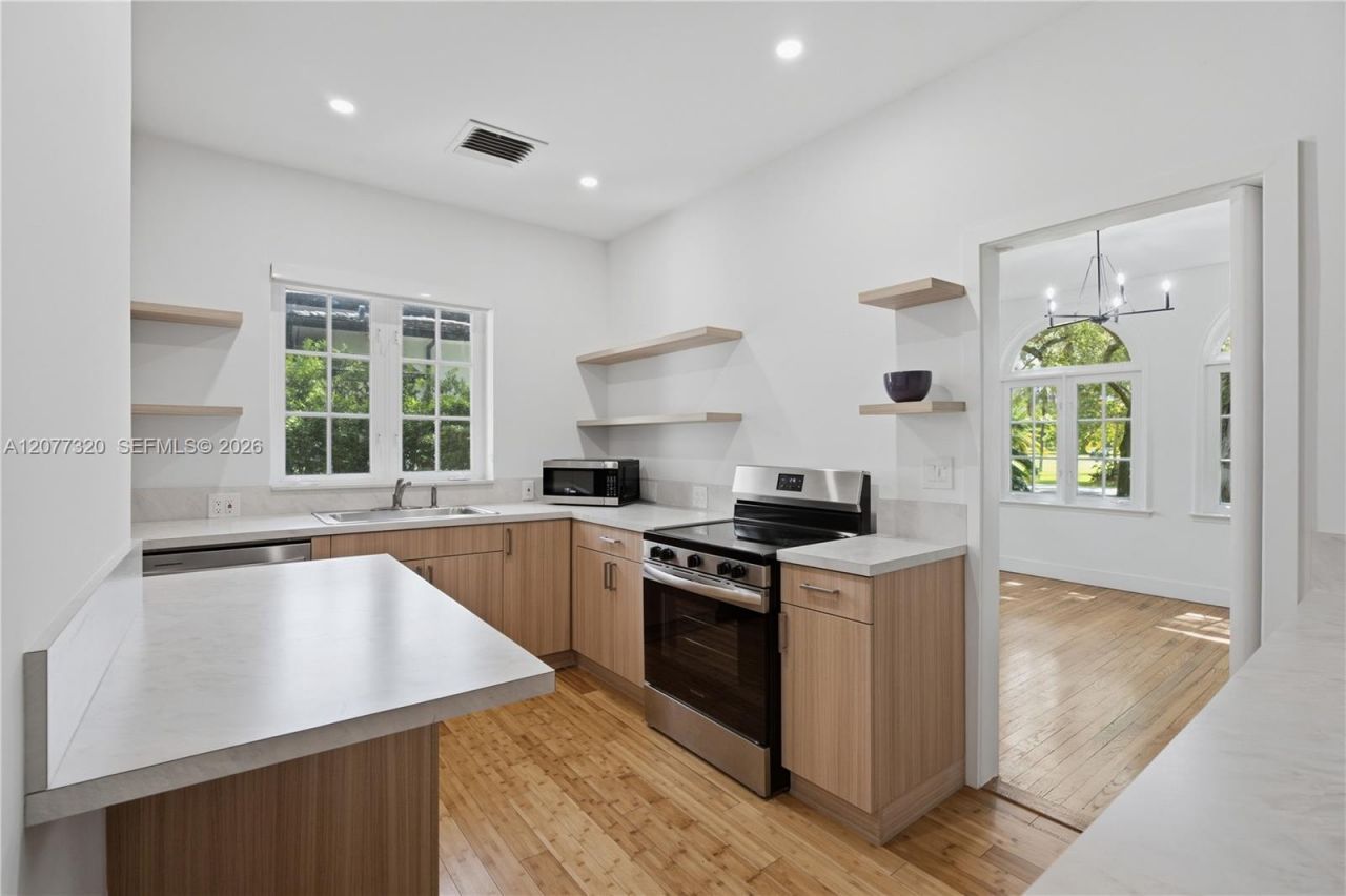 665 N Greenway Dr , Coral Gables, FL 33134 Photo