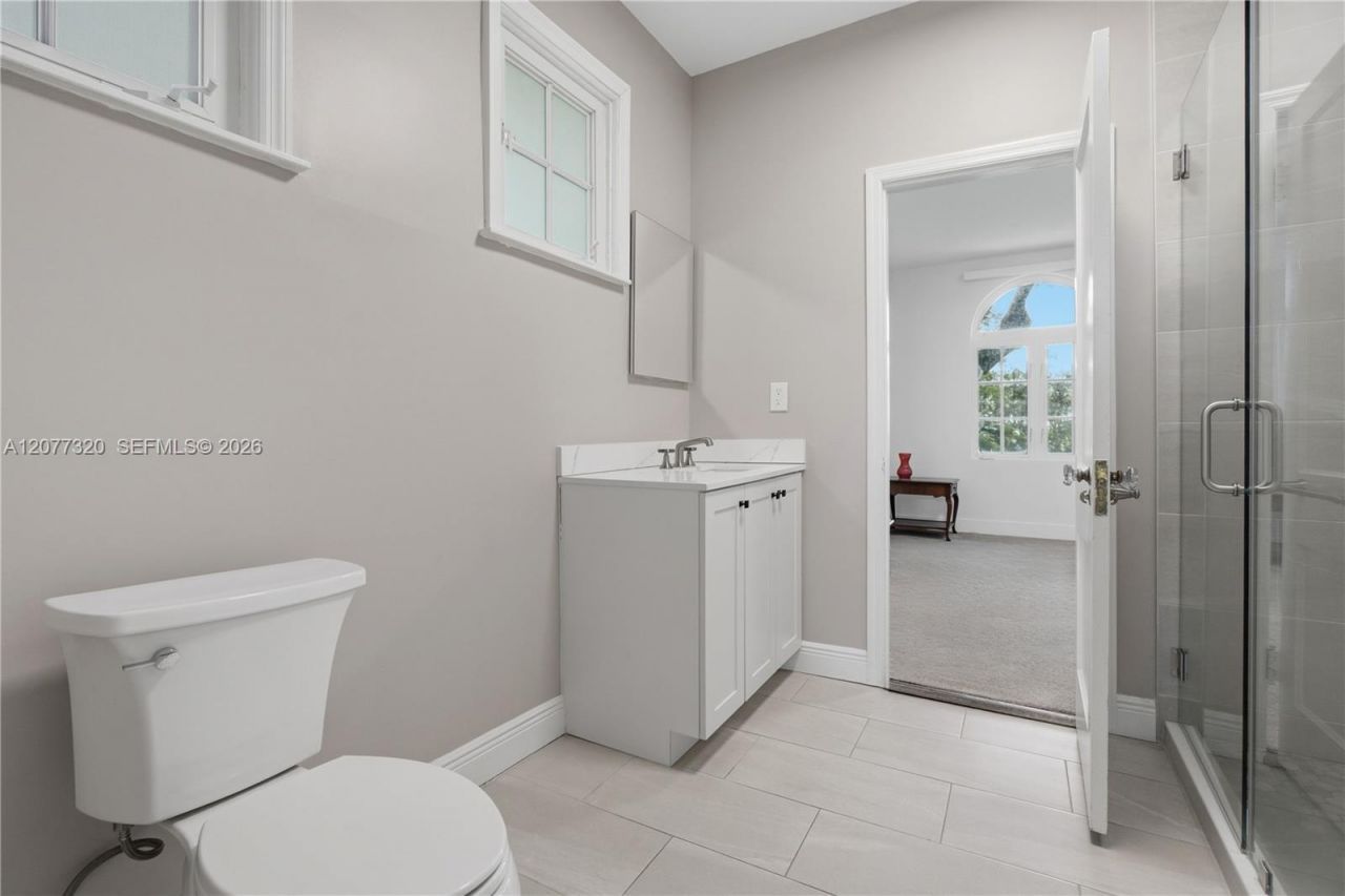 665 N Greenway Dr , Coral Gables, FL 33134 Photo