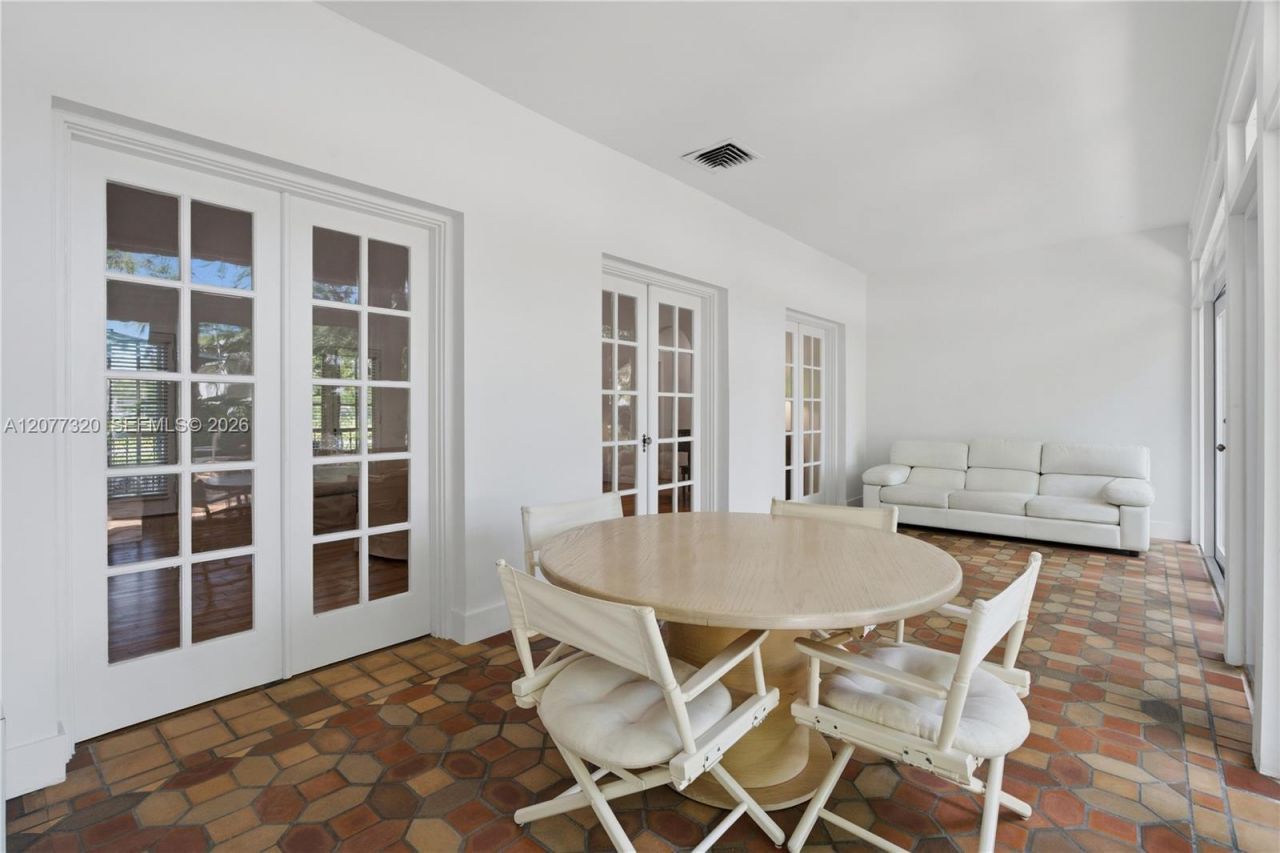 665 N Greenway Dr , Coral Gables, FL 33134 Photo