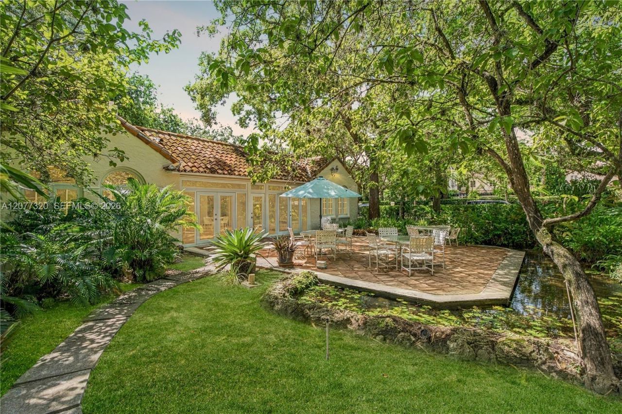 665 N Greenway Dr , Coral Gables, FL 33134 Photo