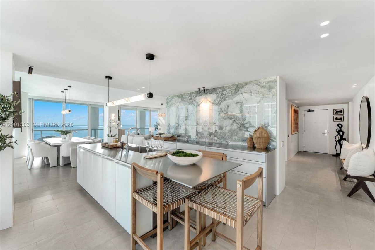 6799 Collins Ave, Unit LPH02, Miami Beach, FL 33141 Photo