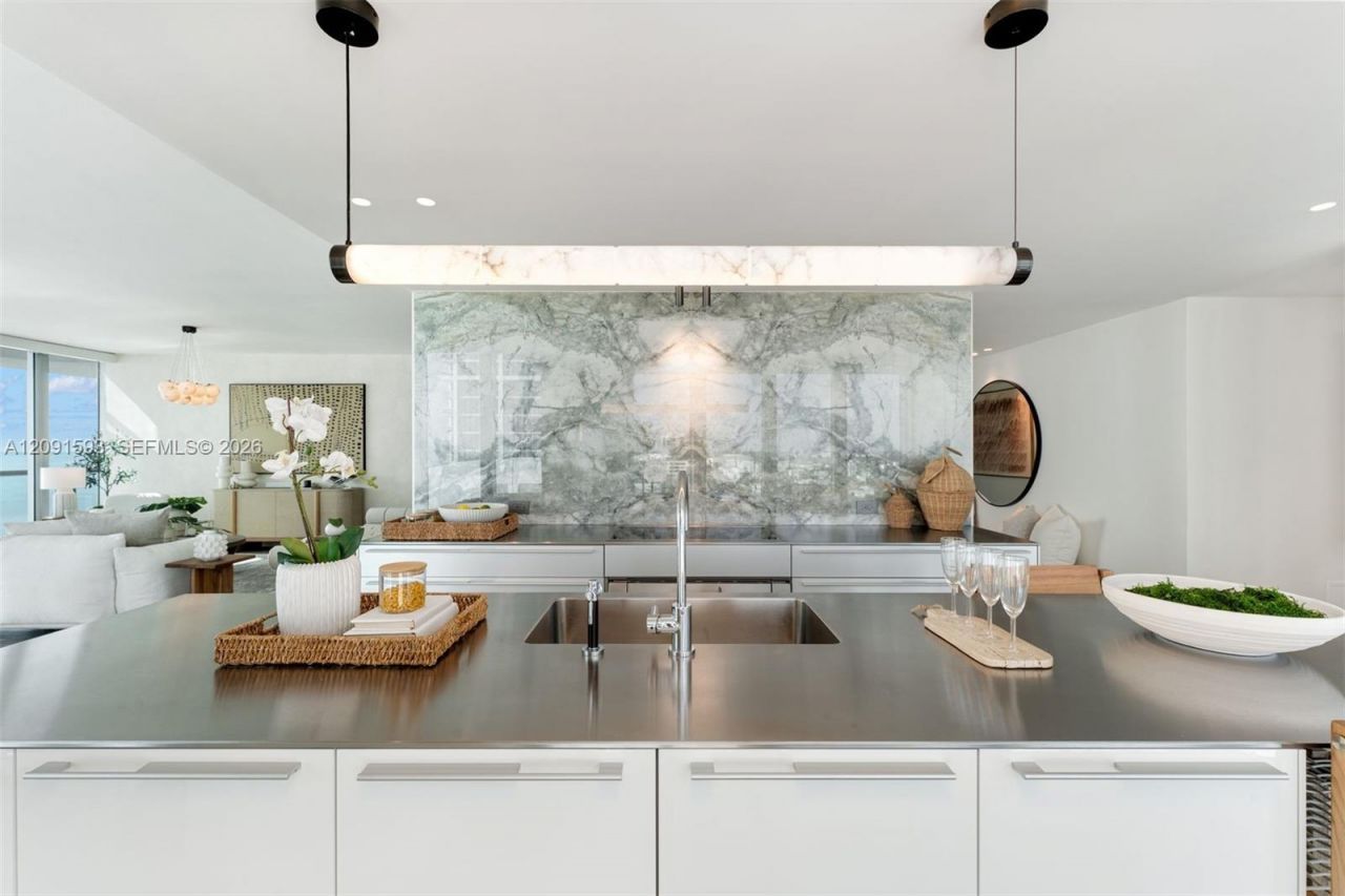 6799 Collins Ave, Unit LPH02, Miami Beach, FL 33141 Photo