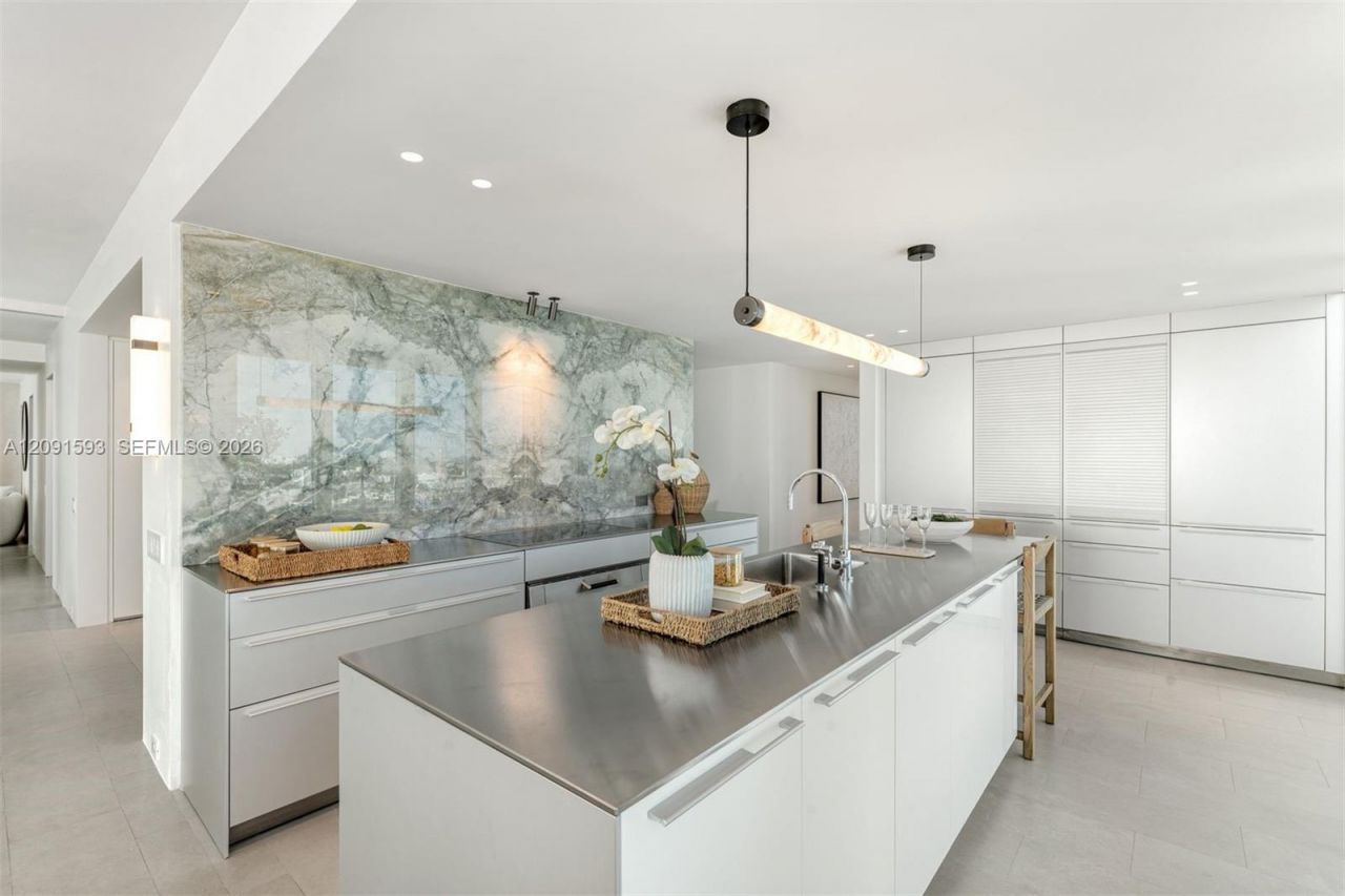 6799 Collins Ave, Unit LPH02, Miami Beach, FL 33141 Photo