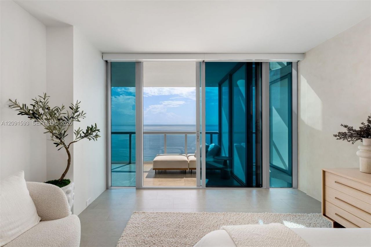 6799 Collins Ave, Unit LPH02, Miami Beach, FL 33141 Photo