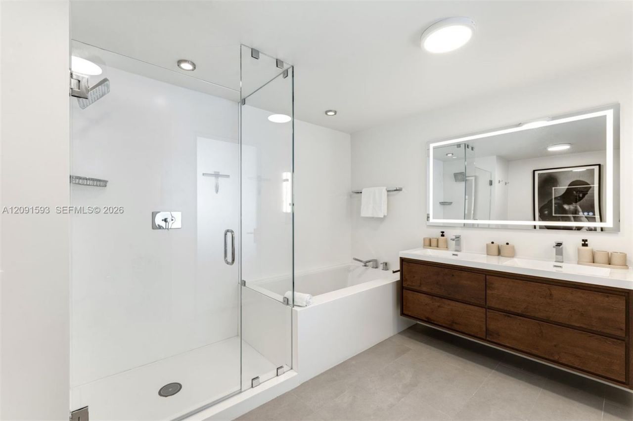 6799 Collins Ave, Unit LPH02, Miami Beach, FL 33141 Photo
