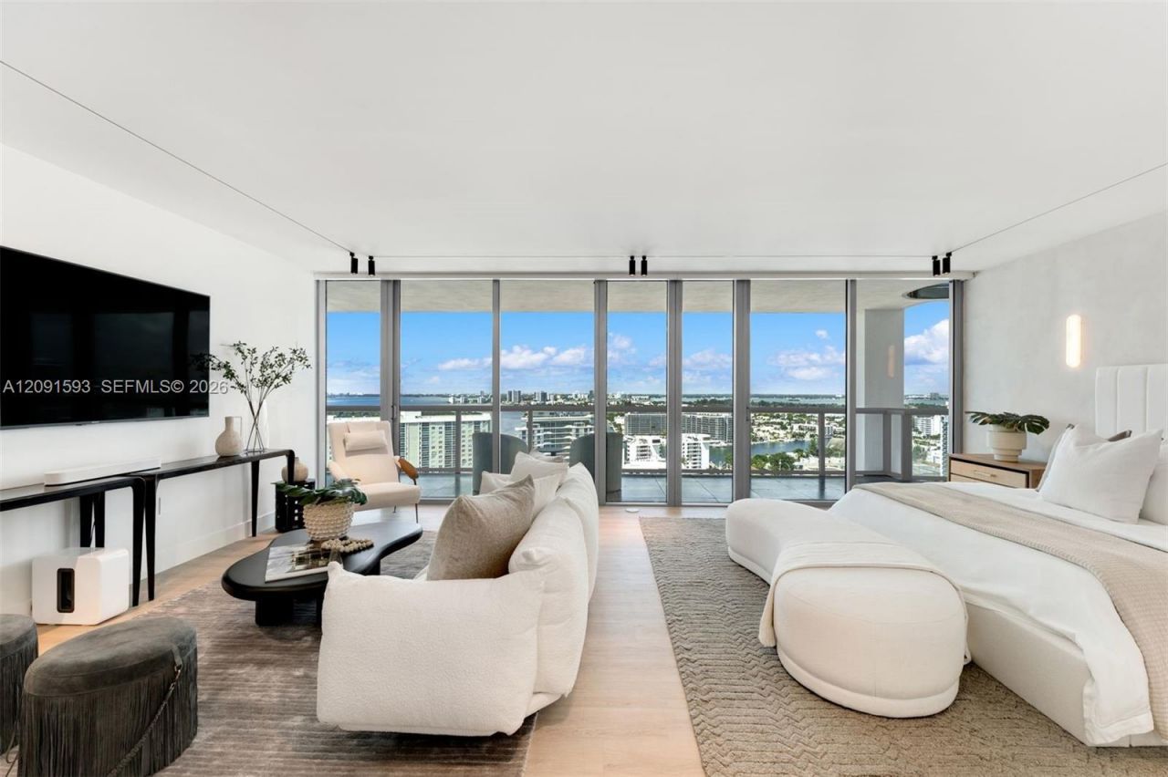 6799 Collins Ave, Unit LPH02, Miami Beach, FL 33141 Photo