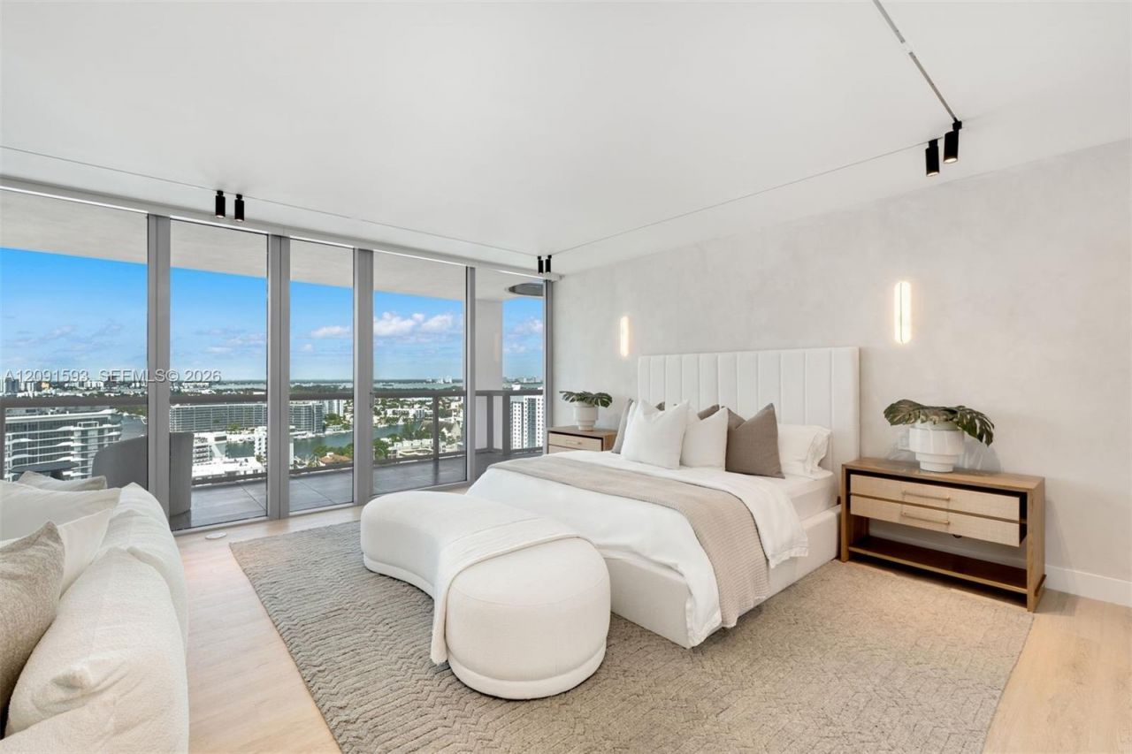 6799 Collins Ave, Unit LPH02, Miami Beach, FL 33141 Photo