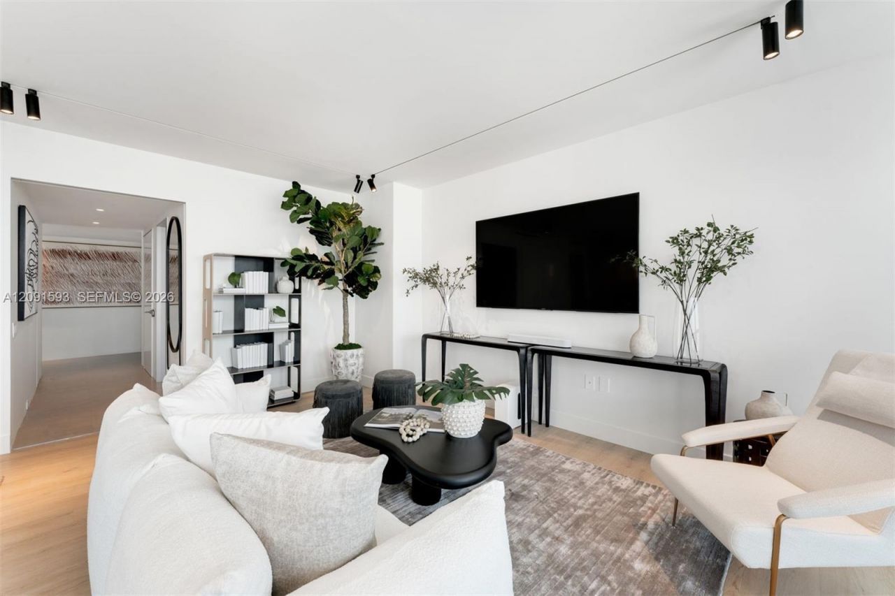 6799 Collins Ave, Unit LPH02, Miami Beach, FL 33141 Photo