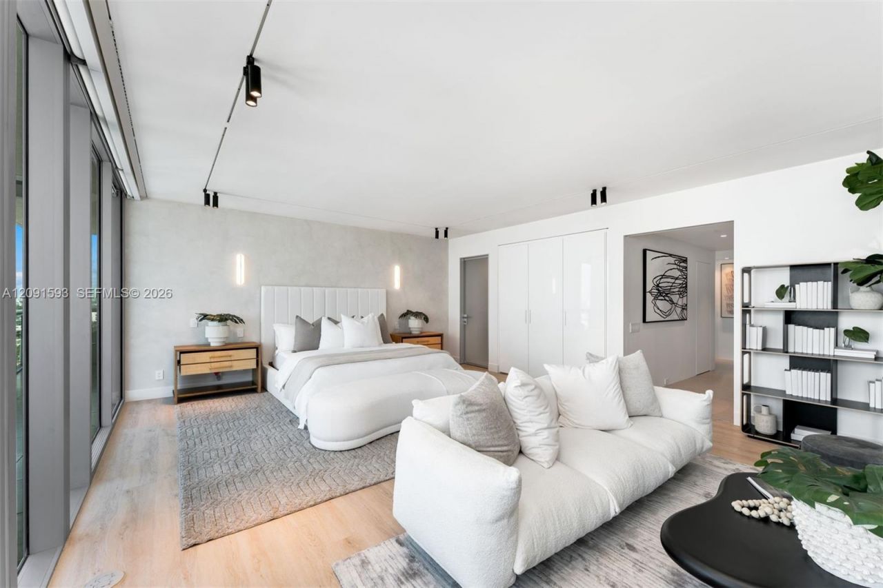 6799 Collins Ave, Unit LPH02, Miami Beach, FL 33141 Photo