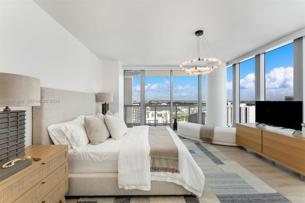 6799 Collins Ave, Unit LPH02, Miami Beach, FL 33141 Photo