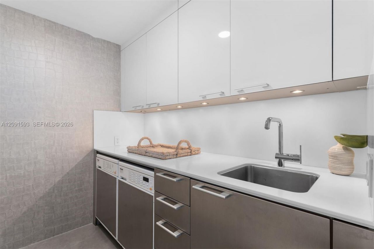 6799 Collins Ave, Unit LPH02, Miami Beach, FL 33141 Photo