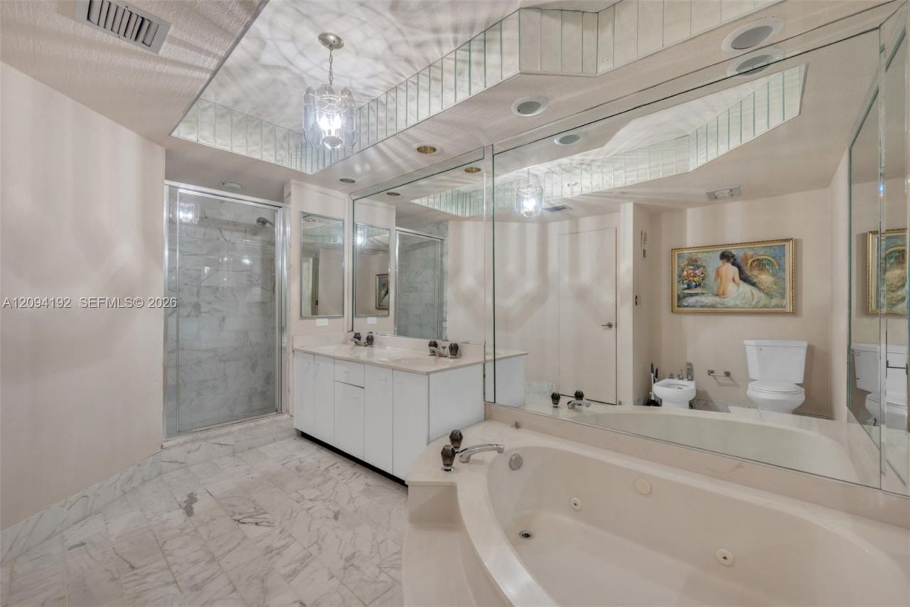 20281 E Country Club Dr, Unit 305, Aventura, FL 33180 Photo