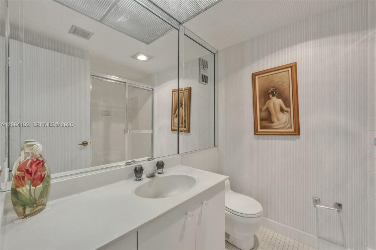 20281 E Country Club Dr, Unit 305, Aventura, FL 33180 Photo