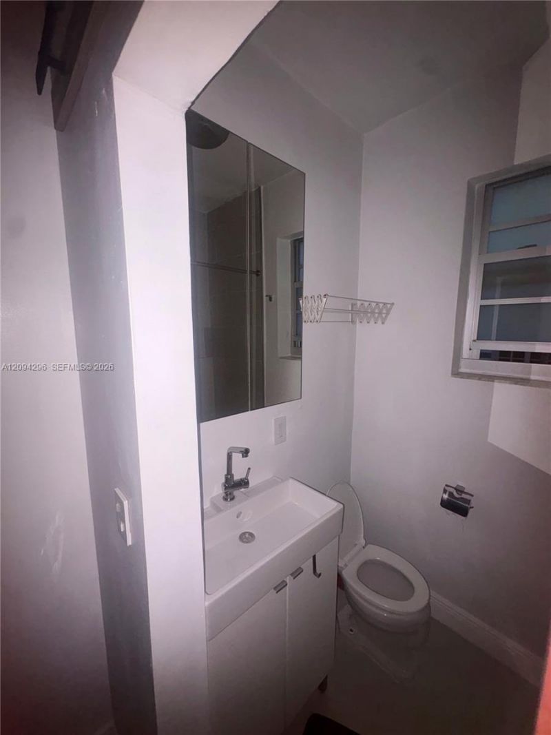 637 12th St, Unit 6, Miami Beach, FL 33139 Photo