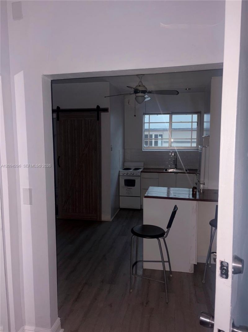 637 12th St, Unit 6, Miami Beach, FL 33139 Photo
