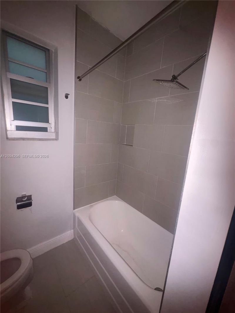 637 12th St, Unit 6, Miami Beach, FL 33139 Photo