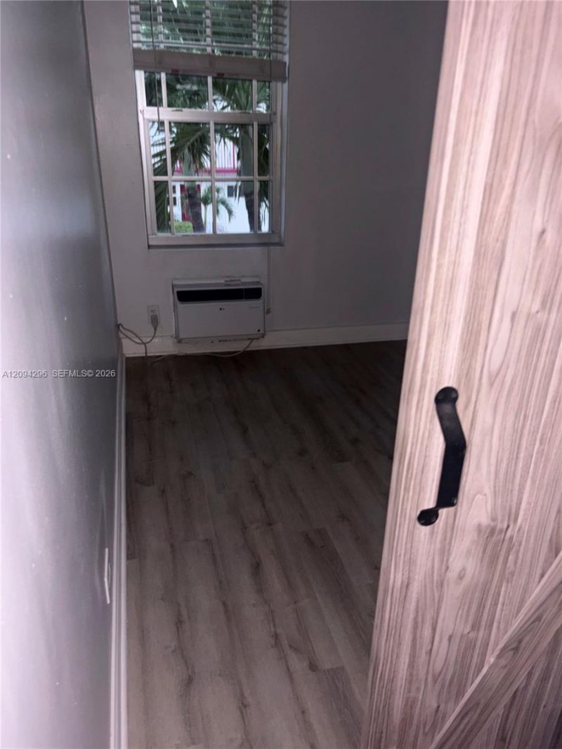 637 12th St, Unit 6, Miami Beach, FL 33139 Photo