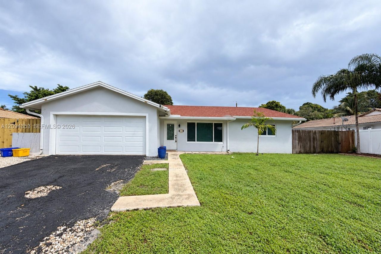 3700 NW 2nd Ct, Boca Raton, FL 33431 Photo