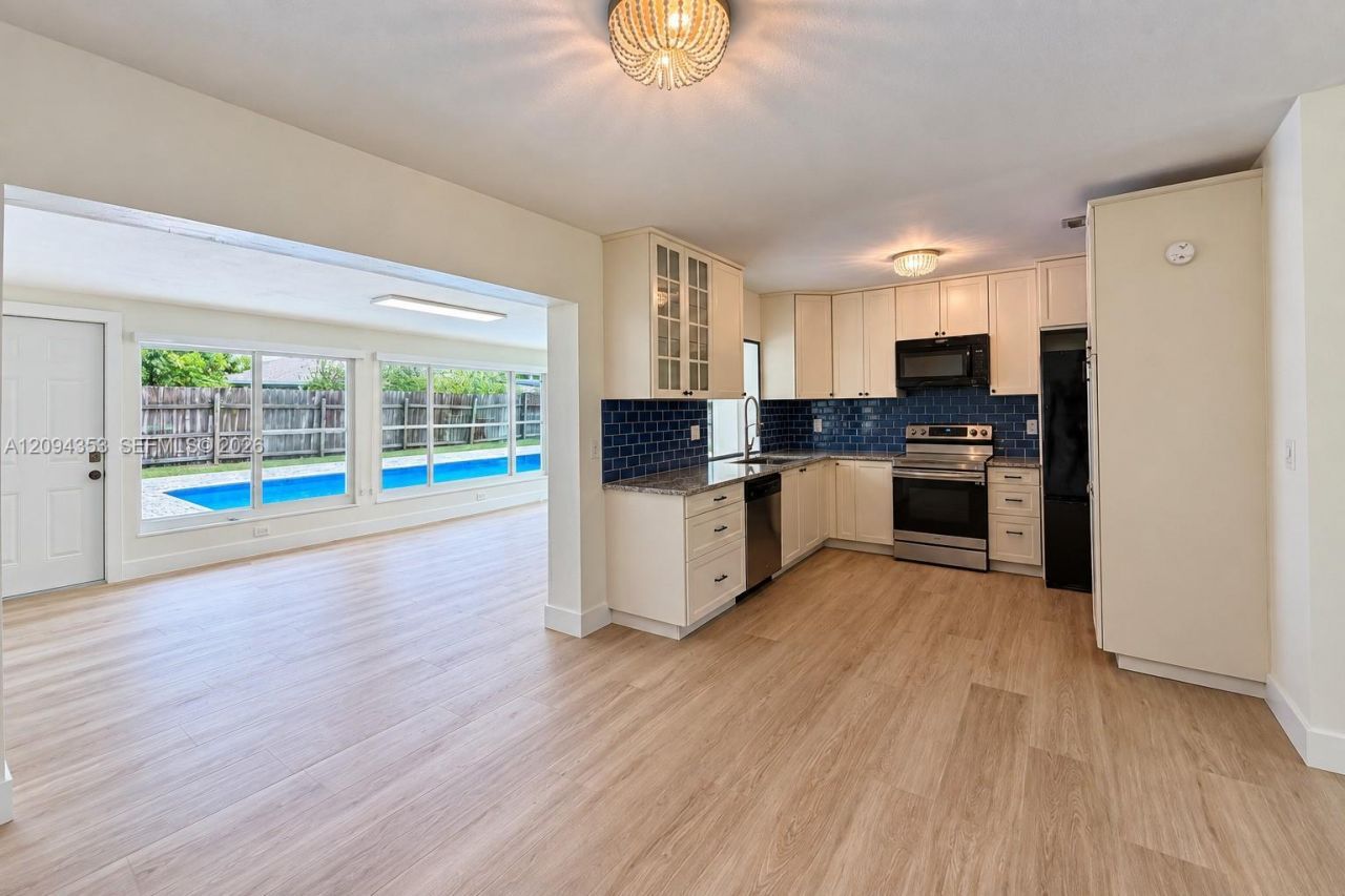 3700 NW 2nd Ct, Boca Raton, FL 33431 Photo