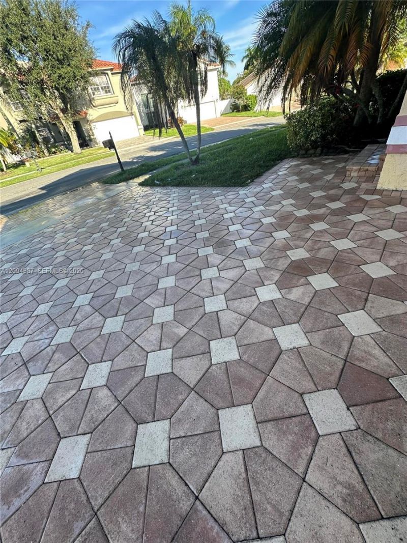 83 Gables Blvd, Weston, FL 33326 Photo