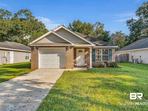 18639 E Hammond Street, Robertsdale, AL 36567
