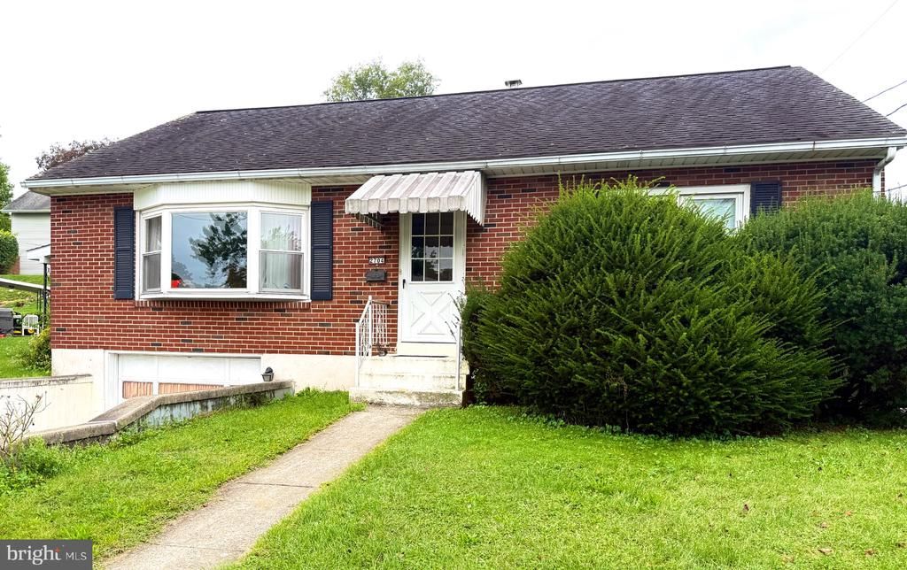 2704 GIRARD AVENUE , WEST LAWN, PA 19609
