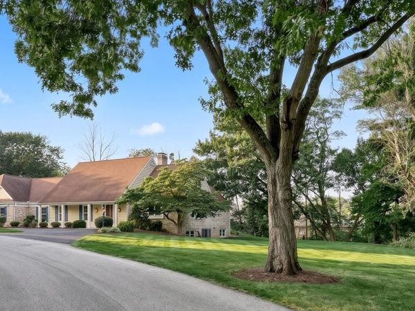 1 W LAWN CIRCLE, LEMOYNE, PA 17043