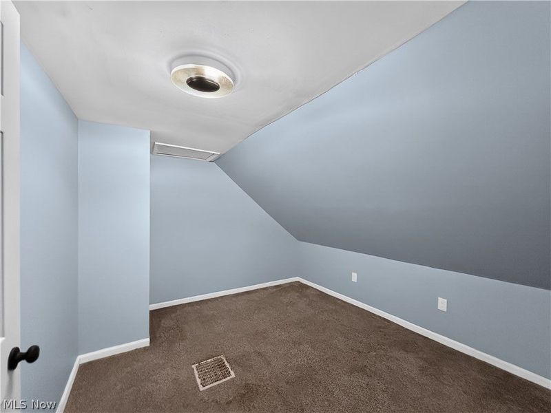 5910 Gilbert Court, Cleveland, OH 44102 Photo 10