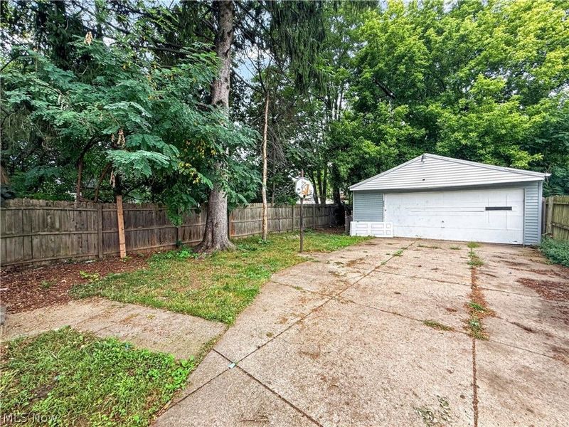 5910 Gilbert Court, Cleveland, OH 44102 Photo 21