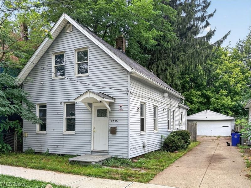5910 Gilbert Court, Cleveland, OH 44102 Photo 3