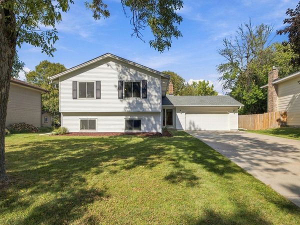 8818 N Brook Avenue N, Brooklyn Park, MN 55428