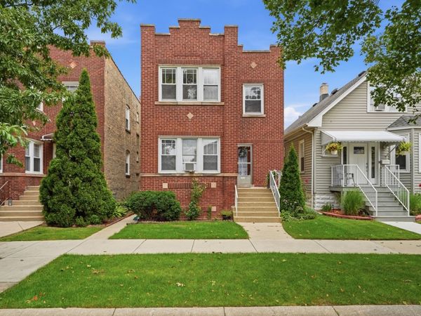 5118 W Byron Street , Chicago, IL 60641
