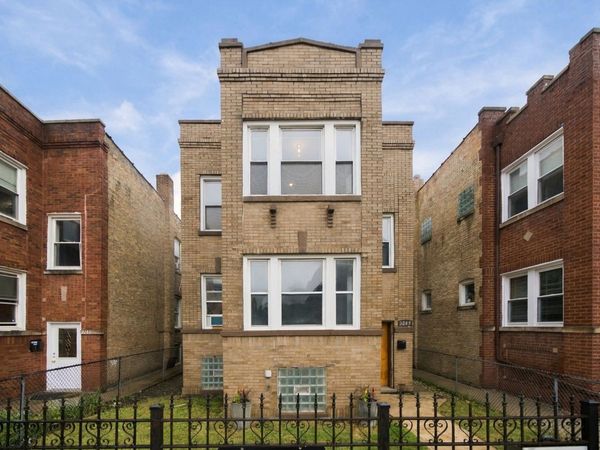 2265 W Diversey Avenue, Chicago, IL 60647