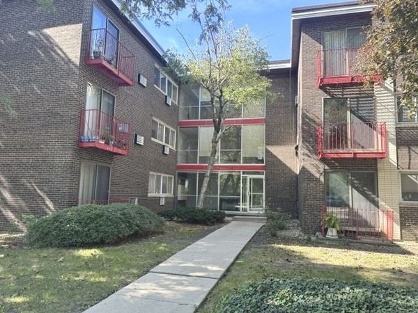 8500 Skokie Boulevard, Unit 2C, Skokie, IL 60077
