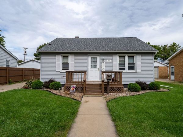 911 W Madison Street , Pontiac, IL 61764