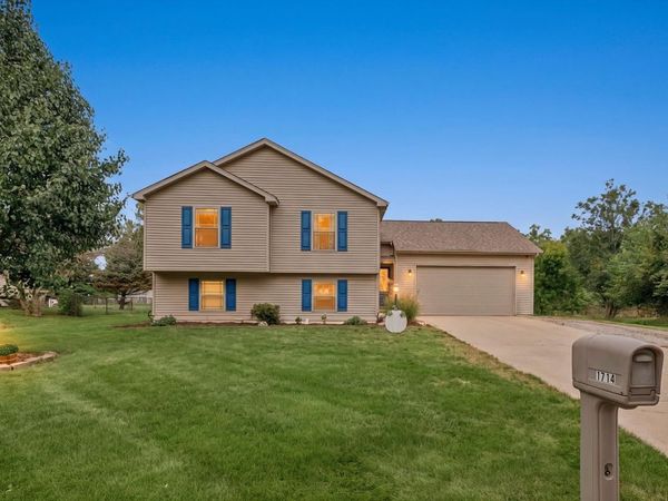 1714 Phillippe Drive , Mahomet, IL 61853