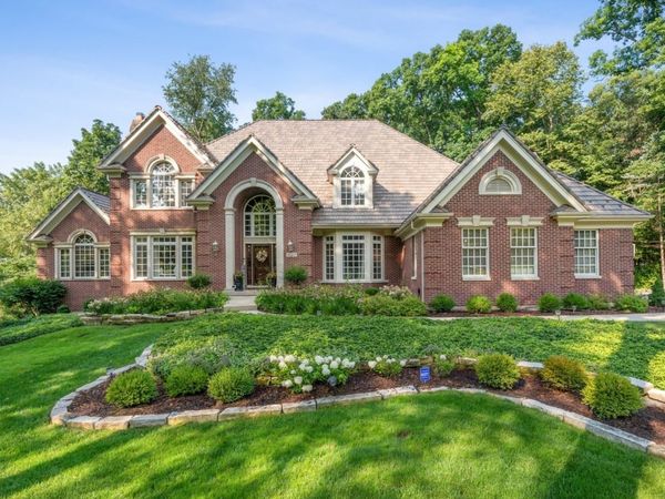 3017 Glen Eagles Court, St. Charles, IL 60174