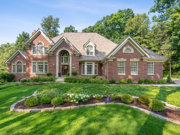 3017 Glen Eagles Court, St. Charles, IL 60174