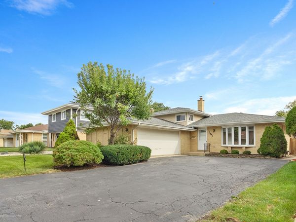2847 Buckingham Avenue , Westchester, IL 60154
