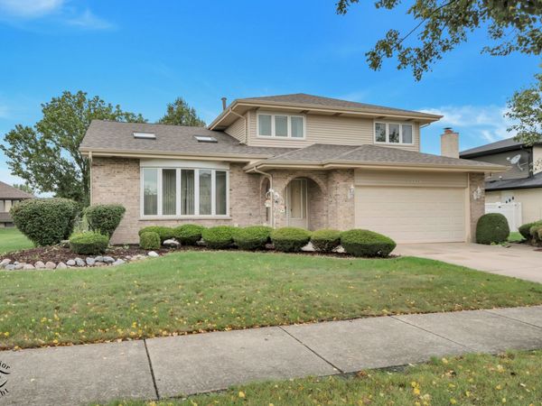 15718 Chapel Hill Road , Orland Park, IL 60462