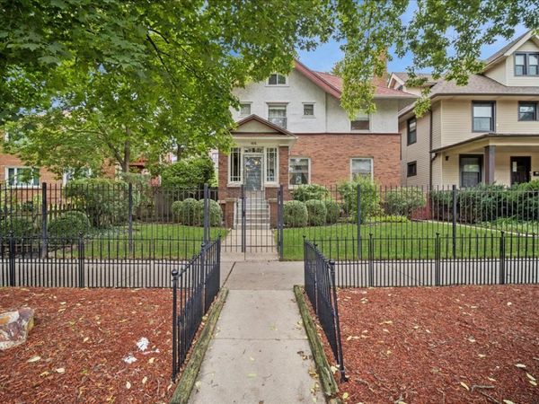 1616 W Jarvis Avenue , Chicago, IL 60626