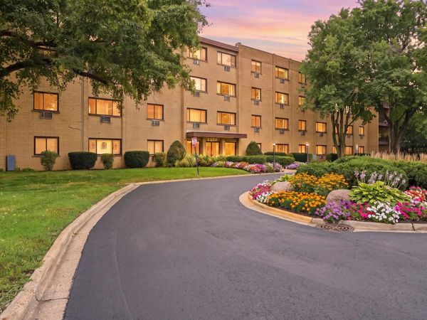 6600 S Brainard Avenue , Unit 212, Countryside, IL 60525