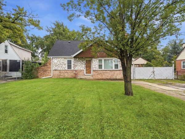 7915 W 70th Street , Bridgeview, IL 60455