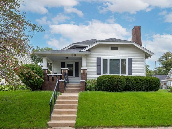 660 E Colorado Street , Davenport, IA 52803