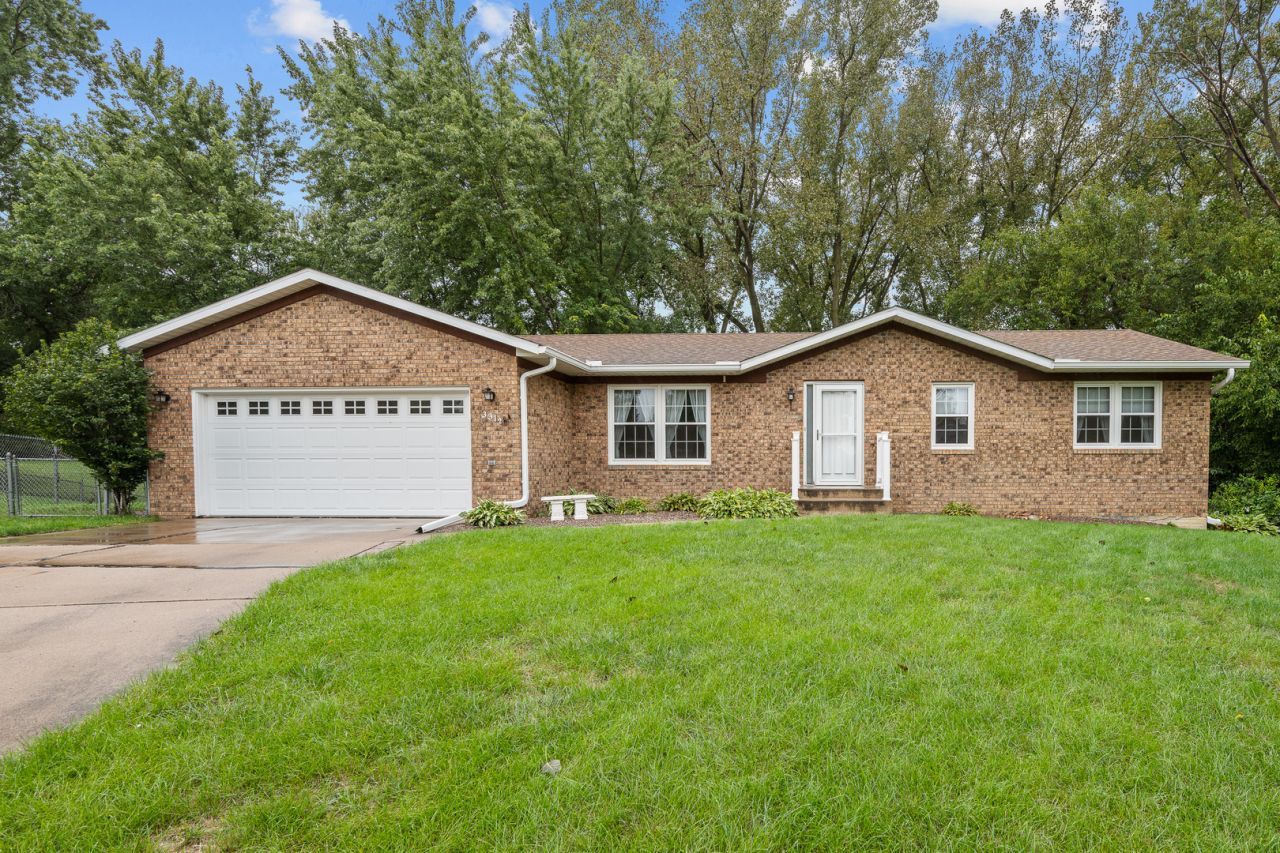 3312 90th Ave Court W, Rock Island, IL 61201 Main Photo